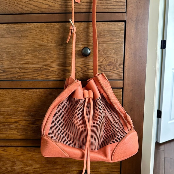 Linea Pelle soft leather bucket bag (EXCELLENT CONDITION) - Picture 3 of 7